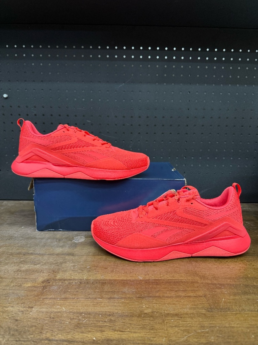 New W & W/O Box! Men's Reebok Nano Flex TR 2 Athletic Training Red Sneakers